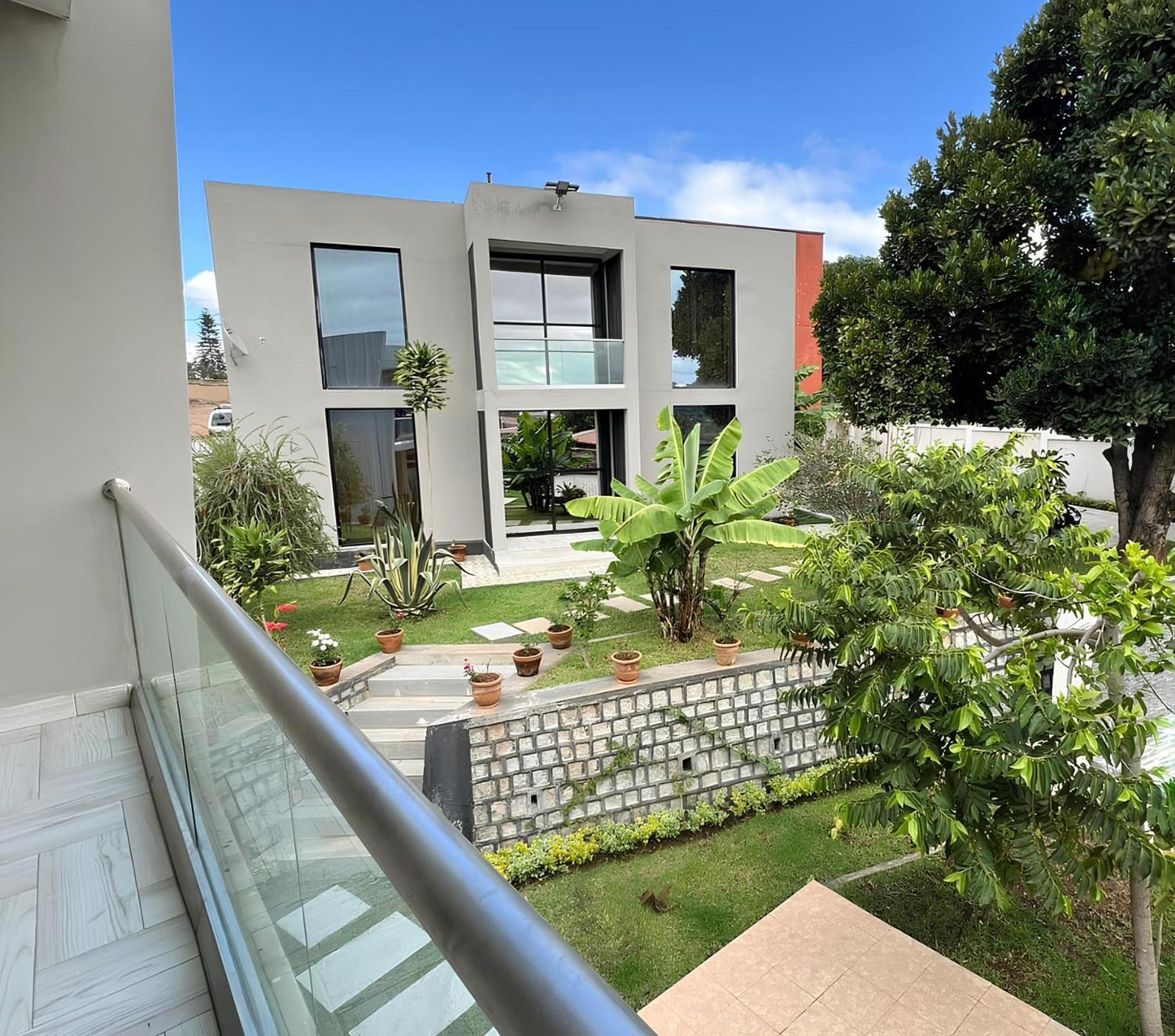 Guest House Nohfy Ανταναναρίβο Εξωτερικό φωτογραφία